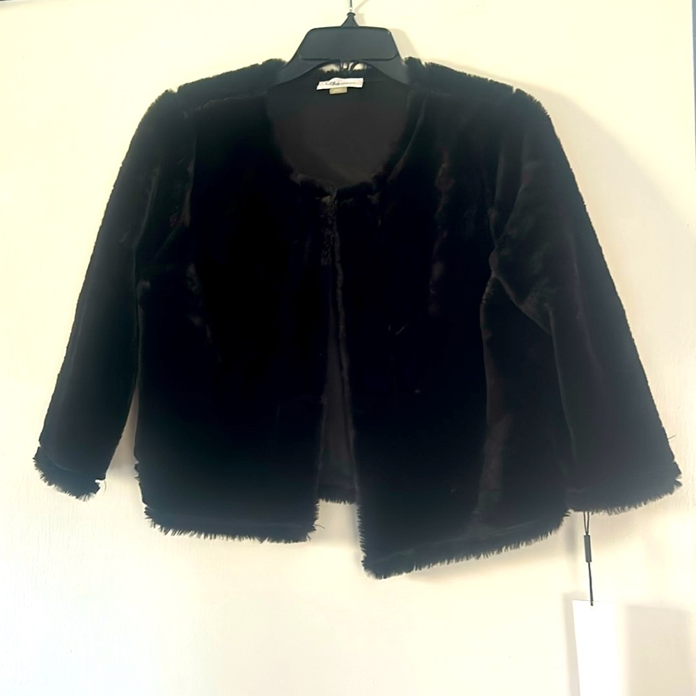 Calvin Klein -faux fur shrug, holiday. Women’s Med
